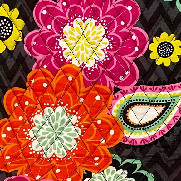 Vera Bradley Tote (Ziggy Zinnia) BAG - Picture 5 of 11